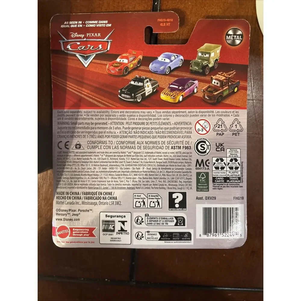 Disney Pixar Cars Lightning McQueen Holiday Christmas Series Metal 1:55 Scale
